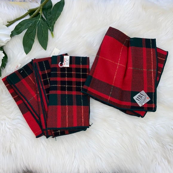 Festive Christmas Plaid Napkins set of 4 - Picture 5 of 17